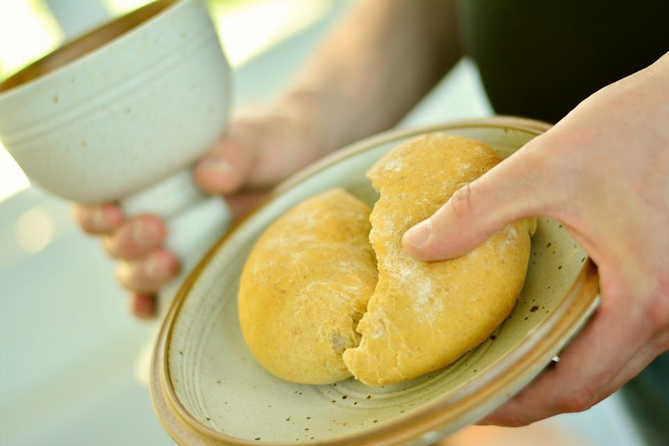 Poesia di Massimo Bena Il pane e il vino