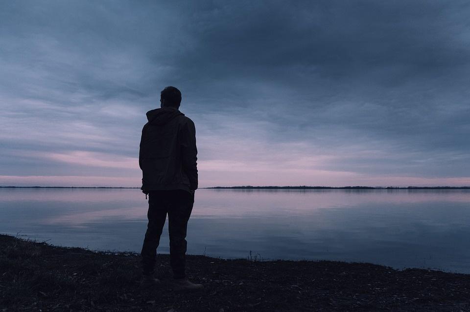 Poesia di Massimo Bena La ballata dell'uomo senza Storia