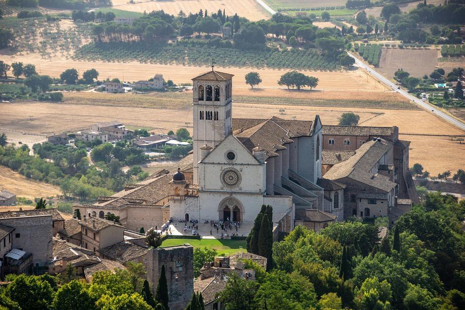 Poesia di Vincenzo Fiaschitello Sul colle di Assisi