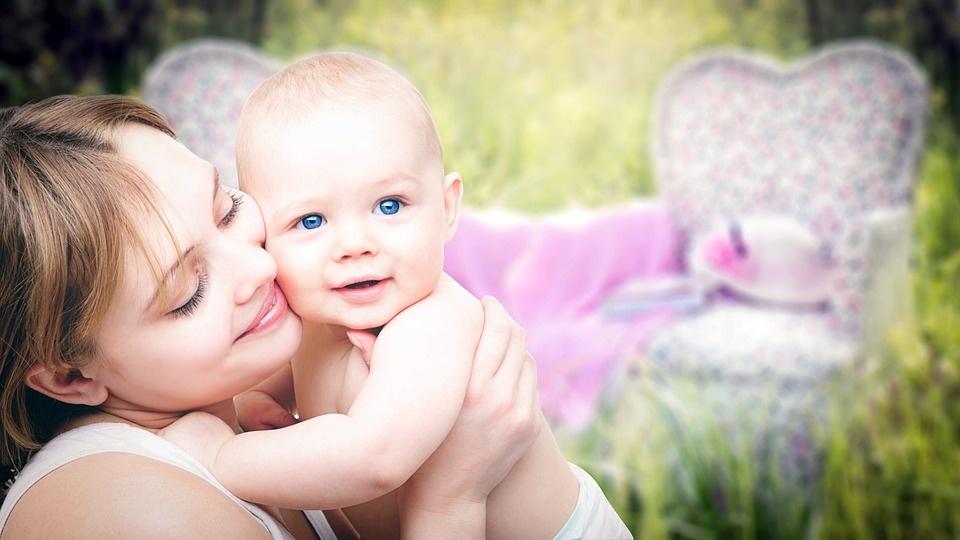 Poesia di Roberto Piumini La mamma