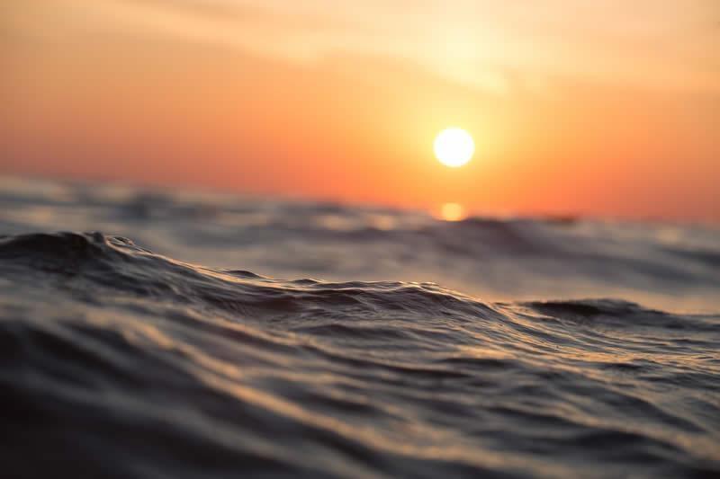 poesia di charles baudelaire l'uomo e il mare